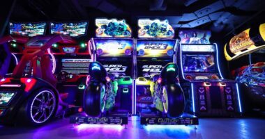 An all-ages arcade replaces Bally's sportsbook at the new Horseshoe casino Las Vegas
